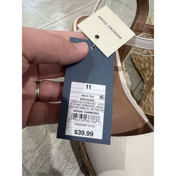 Universal Thread White Wedge Sandals Woman’s Size 11 NEW Memory Foam - Picture 10 of 12